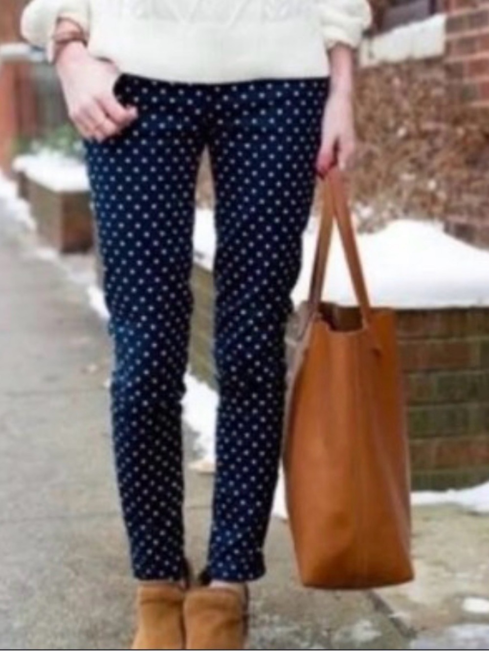 Women’s Old Navy white and Polka dot pant size 8